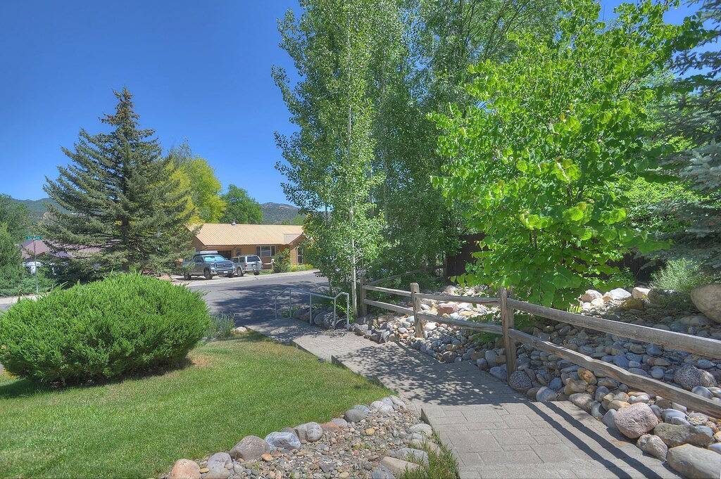 Home with Garden Patio near downtown Durango - 30+ Stay in Durango (Colorado), San Juan National Forest