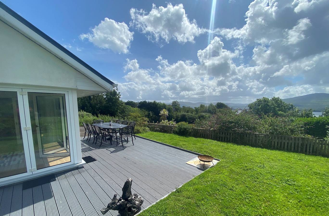 Beechlawn overlooking Kenmare Bay in Contea di Kerry