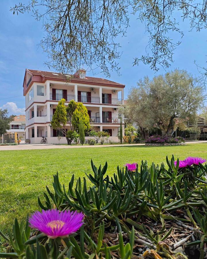 Christina Studios in Ligia, Grèce