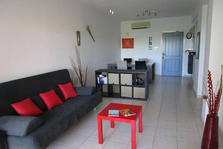 Gîte pour 2 personnes, avec jardin ainsi que terrasse et piscine à Paphos (ville) - 4