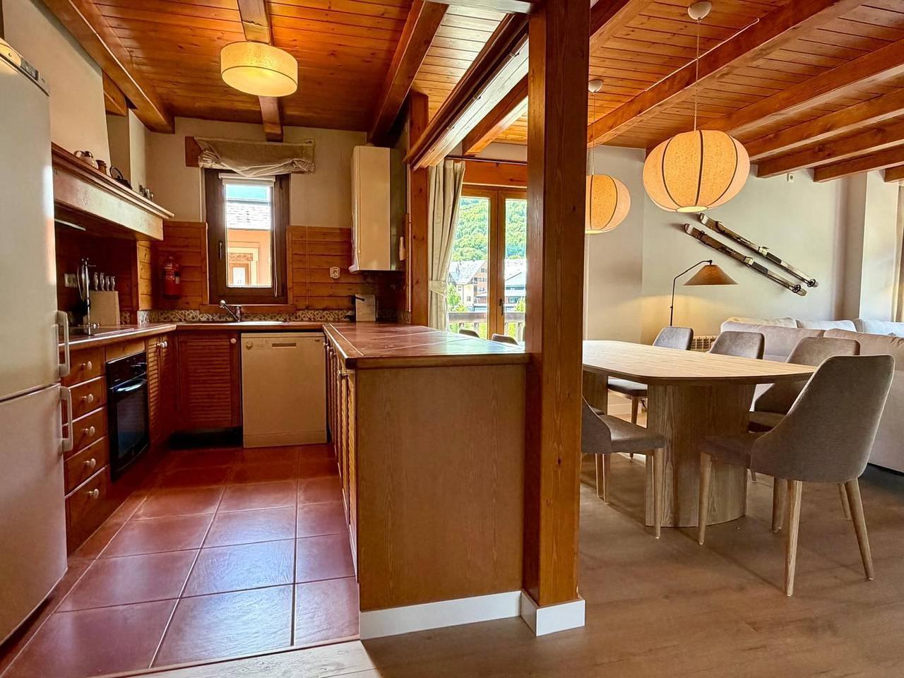 Appartement entier, Appartement de vacances pour 7 personnes avec balcon in Vielha, Vielha e Mijaran
