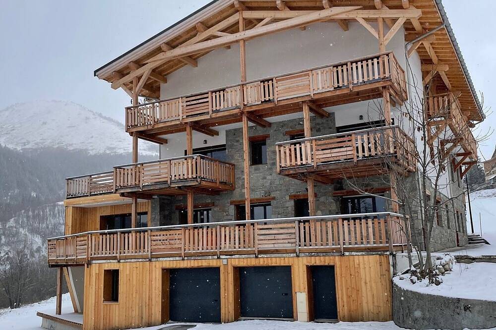 Ganze Wohnung, Apartment just 80 m from the ski lifts. in Saint-François-Longchamp, Le Grand Domaine