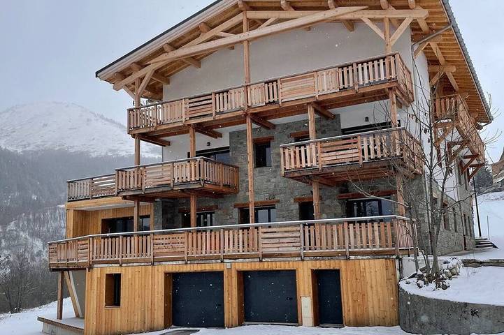 Location de vacances pour 6 personnes, avec balcon à Saint-François-Longchamp