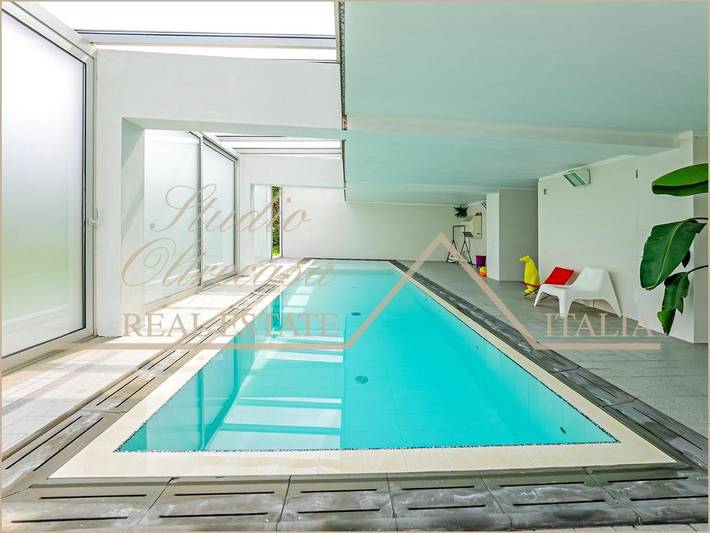 Chalet para 8 personas, con vistas además de jardín y piscina en Lago de Como