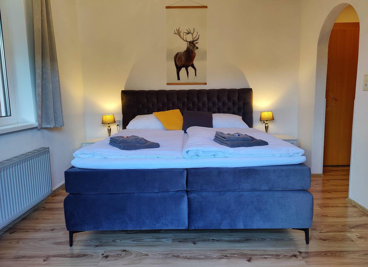 Doppelzimmer mit Balkon in Treffen am Ossiacher See, Villach-Land