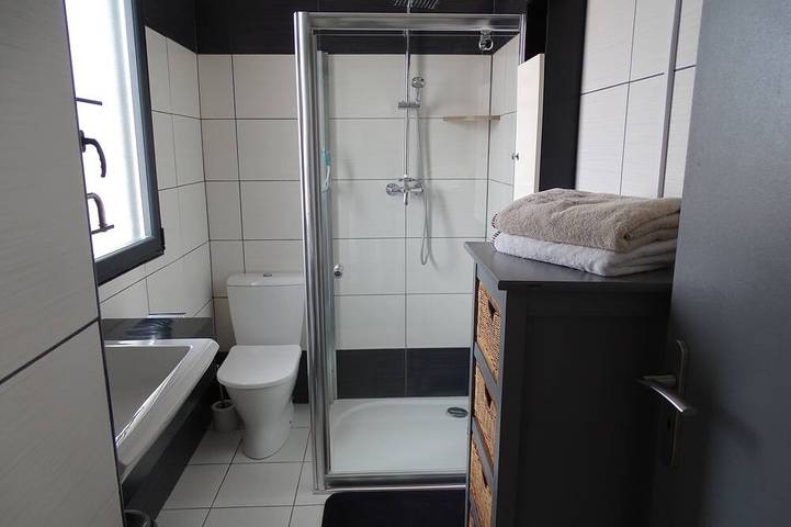 Location de vacances pour 4 personnes, avec terrasse ainsi que jacuzzi et piscine à Tourbes - 4