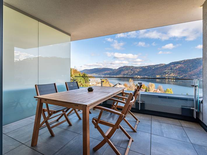 Ferienwohnung für 3 Personen, mit Balkon und Garten sowie Seeblick in Treffen am Ossiacher See