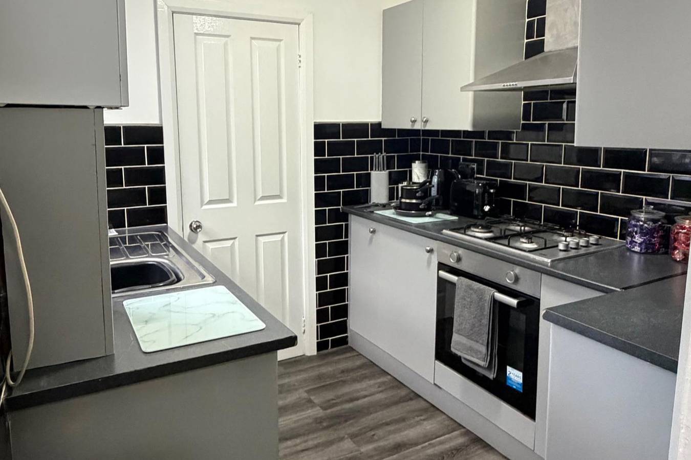 Entire holiday apartment, 2 Bed Flat - Sleeps 3 - Parking - Wifi in South Shields, South Tyneside