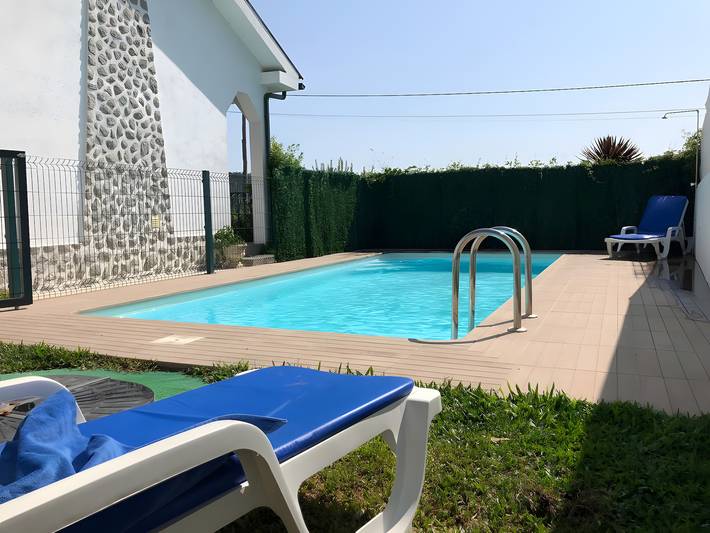 Vivenda Ribeiro: Haus mit Bergblick, privatem Pool und Wlan in Palmeira de Faro e Curvos, Braga Distrikt