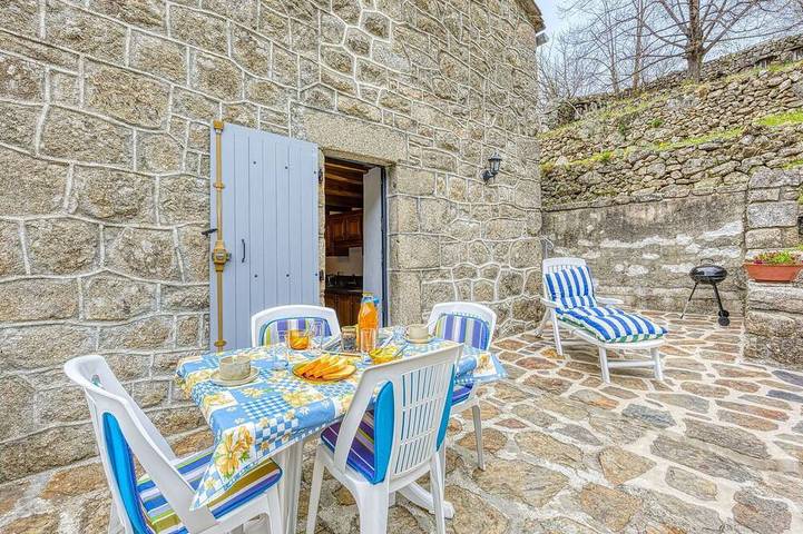 Location de vacances pour 4 personnes à Sainte-Marguerite-Lafigère