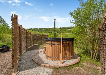 Log Cabin for 4 People in Medway, England, Photo 4