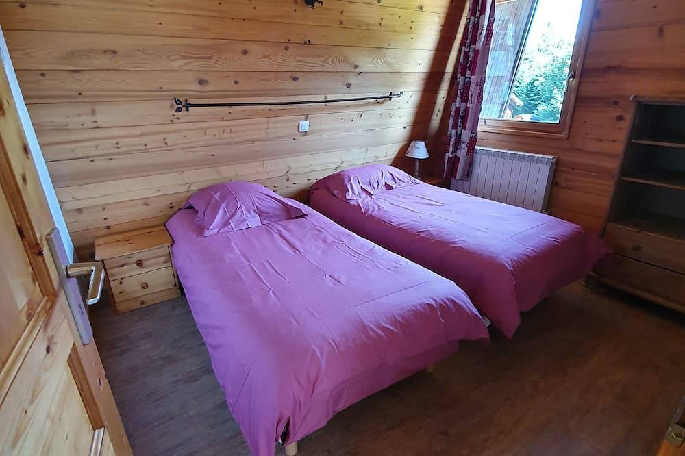 Ski-in, ski-out along the slopes  in Doucy, La Léchère