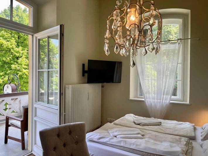 Ganze Wohnung, Das historische Haus Burg lädt ein in das Studio-Apartment-101 in Kampenwand, Aschau im Chiemgau