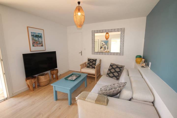 Apartamento vacacional entero, Superb flat with air conditioning for 5 people, south exposed,  Wifi, 20m away from the beach of Portiragnes plage in Portiragnes Plage, Portiragnes