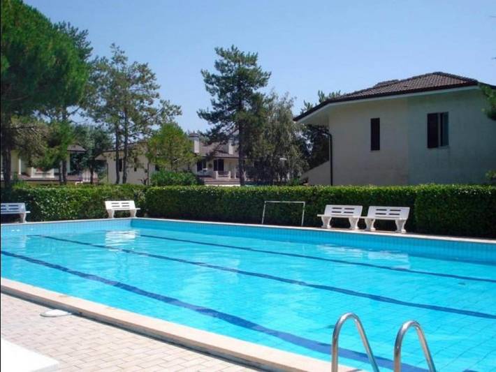 Ferienhaus für 6 Personen, mit Garten und Balkon sowie Pool in Caorle