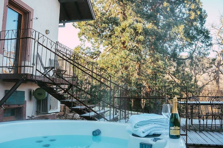 Holiday home for 6 people, with garden and balcony as well as hot tub - 1