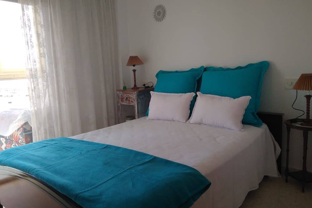 Apartamento entero, Apartamento con terraza&vistas al mar, Wifi y mascotas bajo consulta. Golf a 2Km in San Juan Playa (Alicante), Costa Blanca
