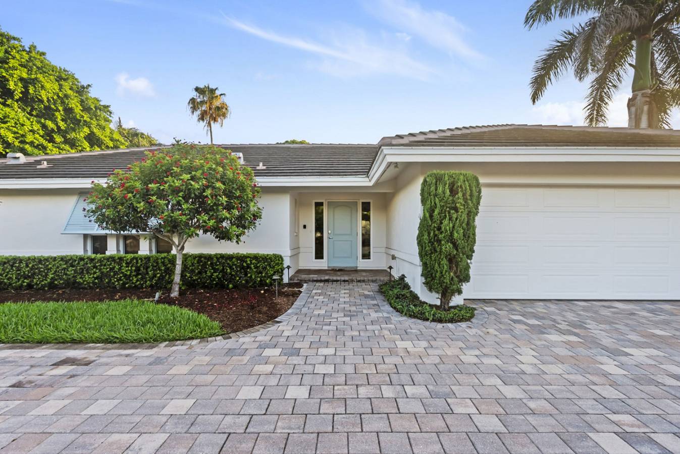 Luxury Beach House w/Private Beach in Moorings, Naples (FL)