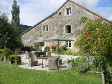 Chambre d’hôte pour 2 personnes, avec vue ainsi que jardin et terrasse à Baume-les-Messieurs