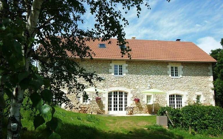 Gîte pour 2 personnes, avec Terrasse et Jardin à Saint-Cybranet