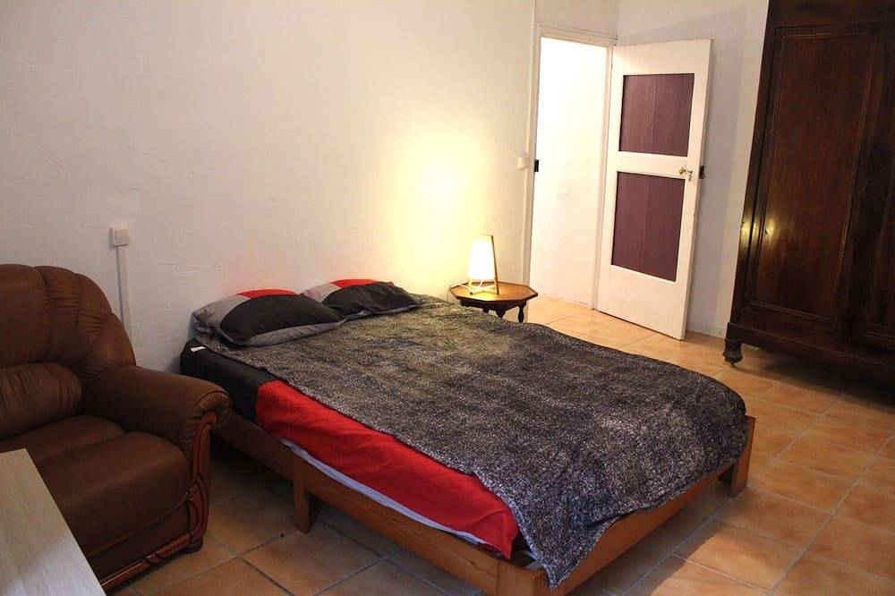 Appartement entier, Grand appartement  à 800 m de la cascade de la vis in Saint-Laurent-le-Minier, Région du Vigan