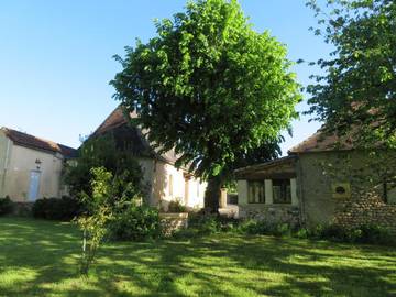 Gîte pour 6 personnes, avec vue et jardin à Cendrieux