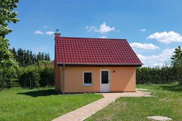 Ferienhaus für 3 Personen, mit Terrasse und Garten in der Feldberger Seenlandschaft