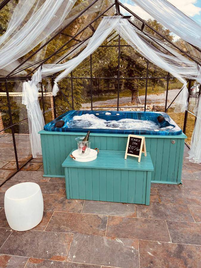 Chambre d’hôte pour 2 personnes, avec jacuzzi et terrasse ainsi que piscine et jardin dans le Lot - 3