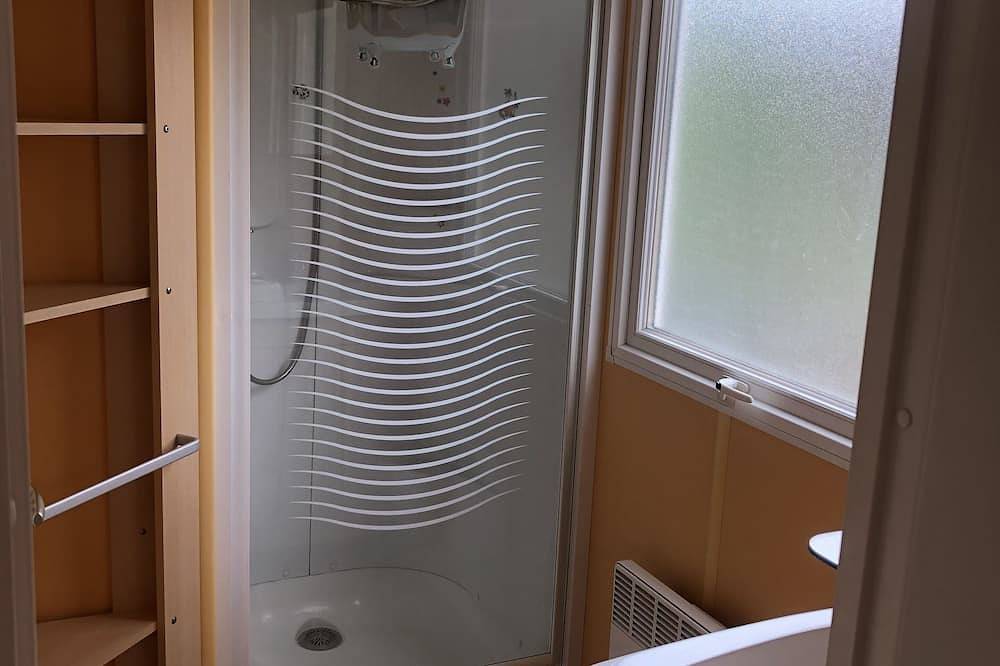 Mobile home 32 m2. Sleeps 4-6. In a secure residence in Circuit Paul-Ricard, Le Castellet