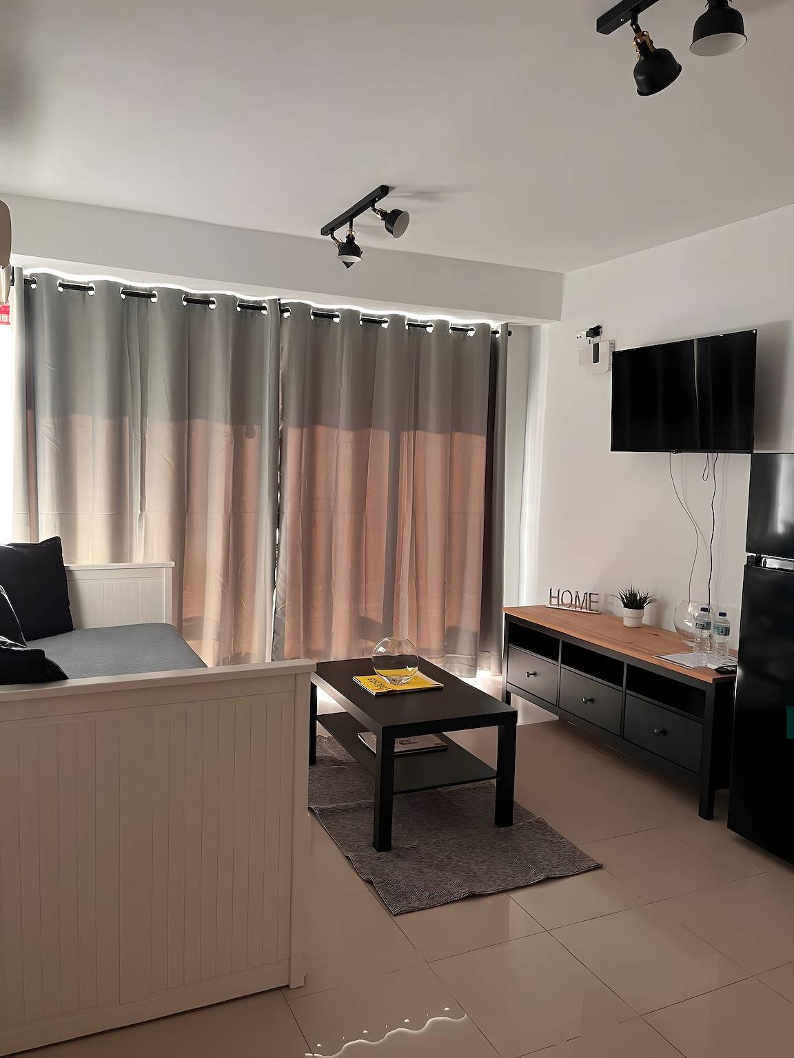 Geheel appartement, Licht appartement met zee- en bergzicht in Benalmádena met zwembad & privéterras in Benalmádena Costa, Benalmádena