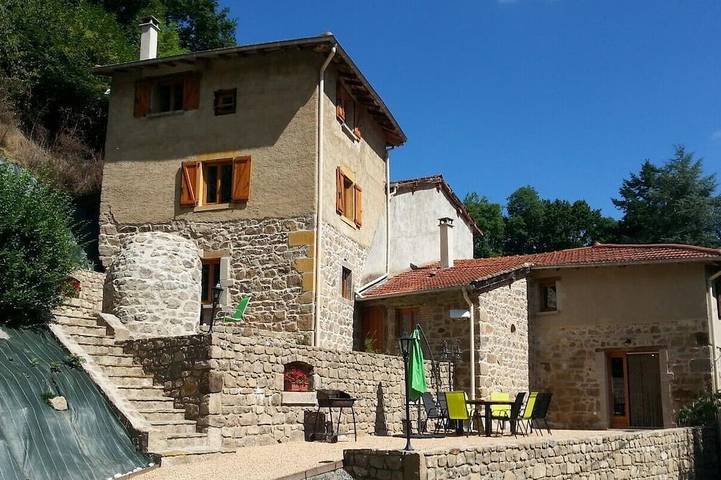 Maison d’hôte pour 15 personnes à Montrottier