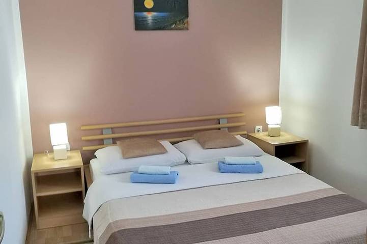 Location de vacances pour 6 personnes, avec jardin dans Poljanak - 2