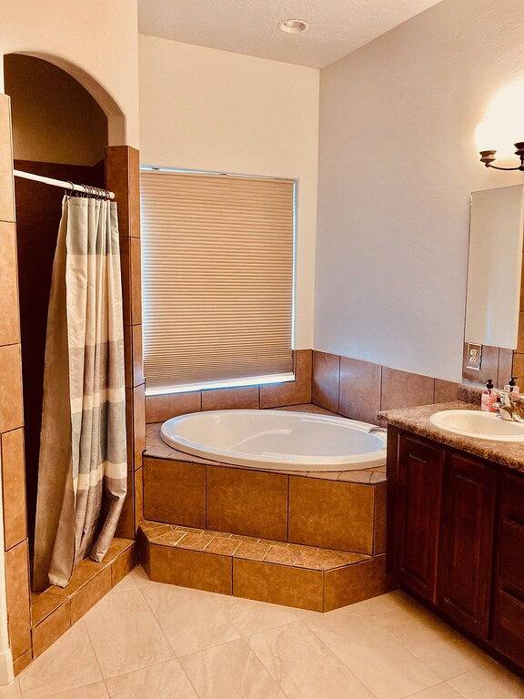 Beautiful family friendly 4 bedroom near Zion Np with all the comforts of home. in La Verkin, Zion Nationalpark