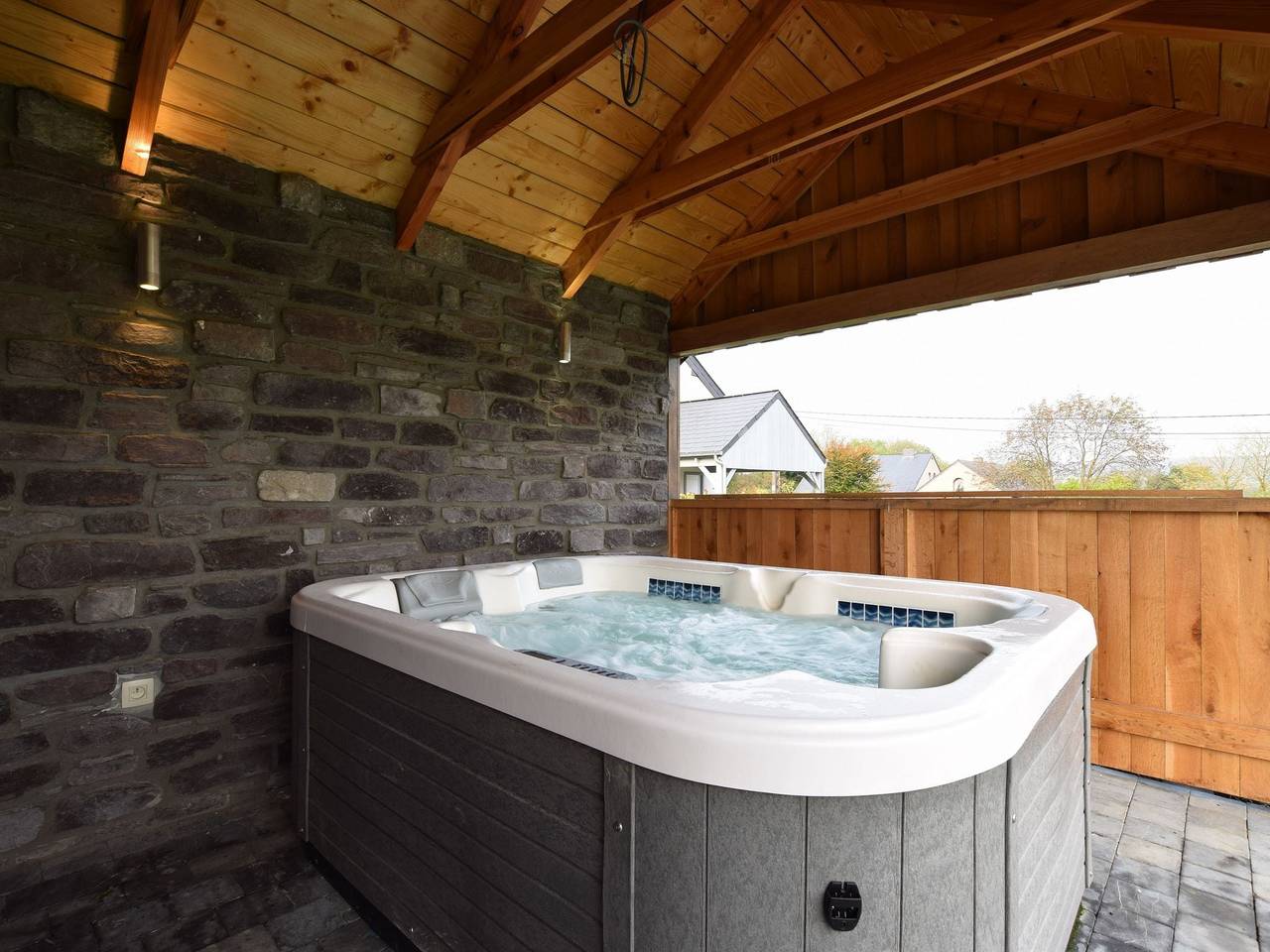 Grande Villa avec Sauna et Jacuzzi à Durbuy in Durbuy, Province de Luxembourg