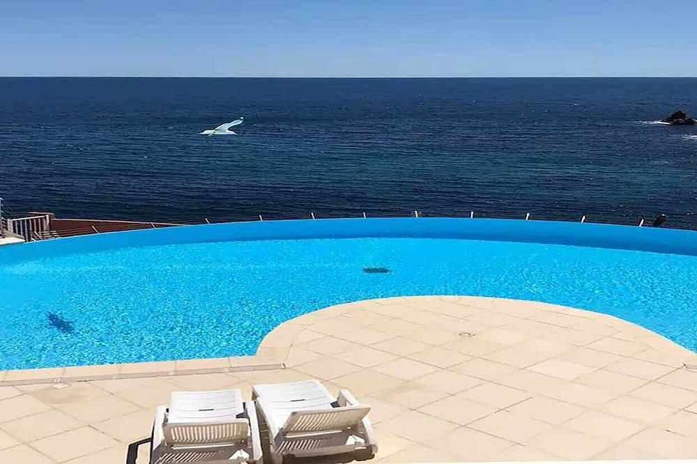 Geheel appartement, Rez De Jardin T2 Standing Cap Neree Vue Mer Clim Wifi Parking Piscine in Le Trayas, Massif de l'Esterel