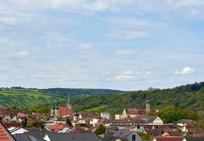 Ferienwohnung für 8 Personen, mit Balkon und Ausblick in Weikersheim