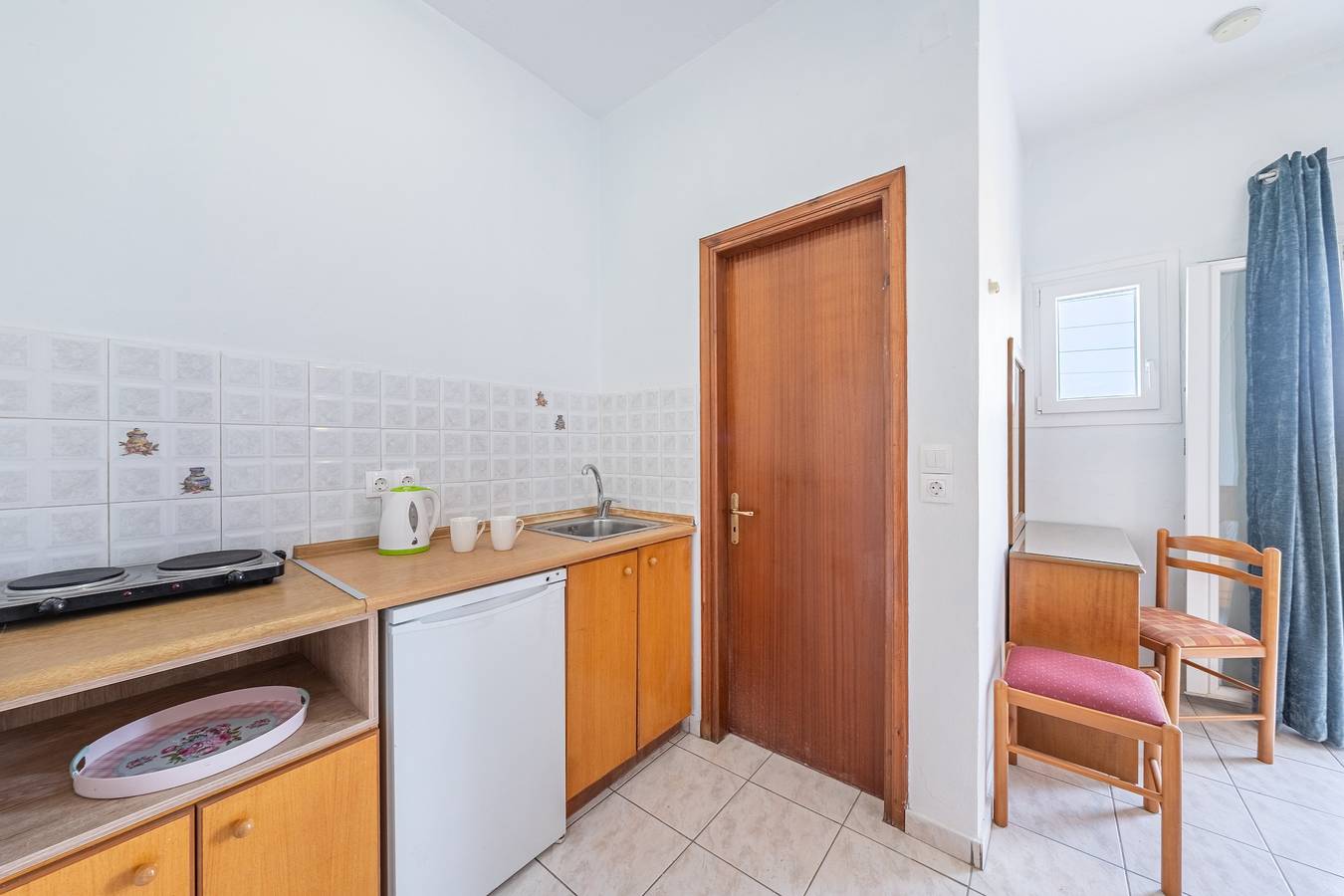 Ganzes Studio, Einzimmerapartment '4 Standard' mit gemeinsamer Terrasse, Wi-Fi und Klimaanlage in Kavos, Korfu
