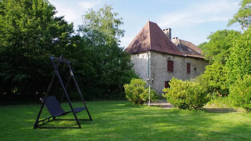 Gîte pour 6 personnes, avec terrasse et jardin à Busserolles