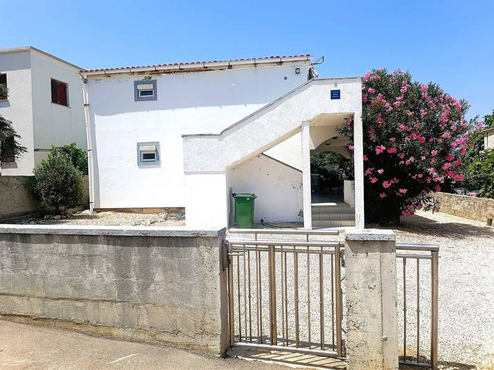 Gîte pour 4 personnes, avec balcon dans Vir - 3