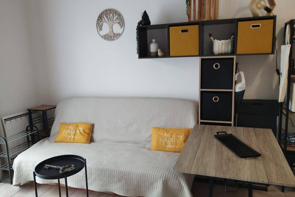 Maison Dans Résidence Touristique. Vacances Assuré... Piscine et Restaurant in Calvisson, Region de Nimes