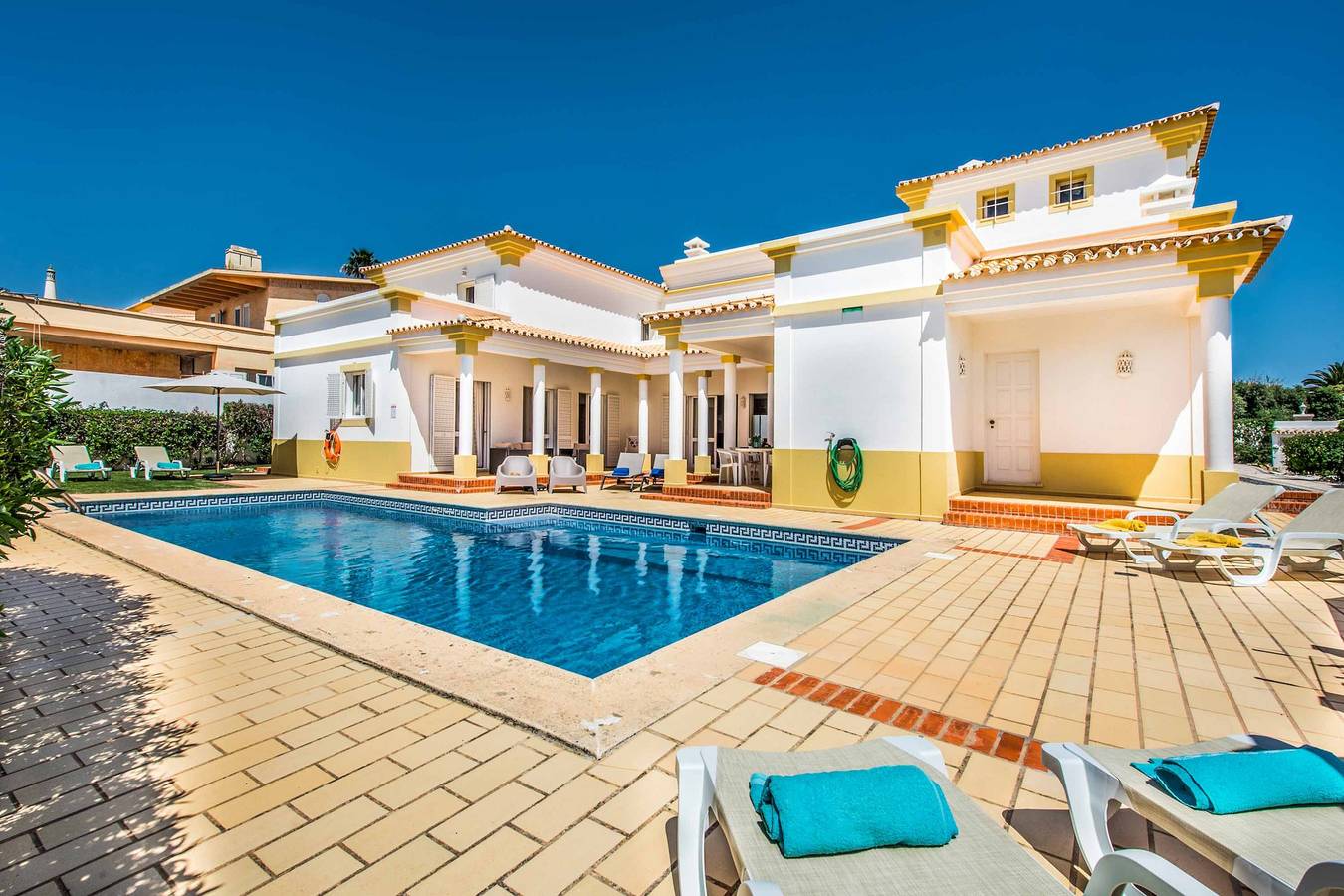 Villa Candeias in Guia, Faro District