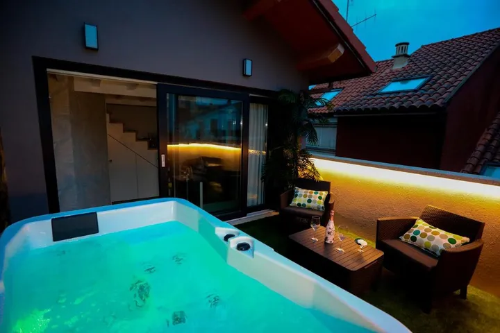 Maison de vacances pour 8 personnes, avec jacuzzi et jardin - 1