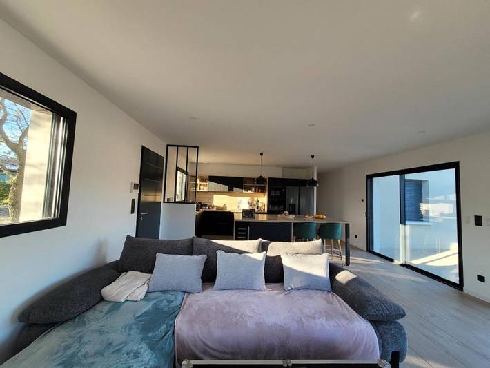 Location de vacances pour 2 personnes, avec terrasse et vue à Bourdeaux - 3