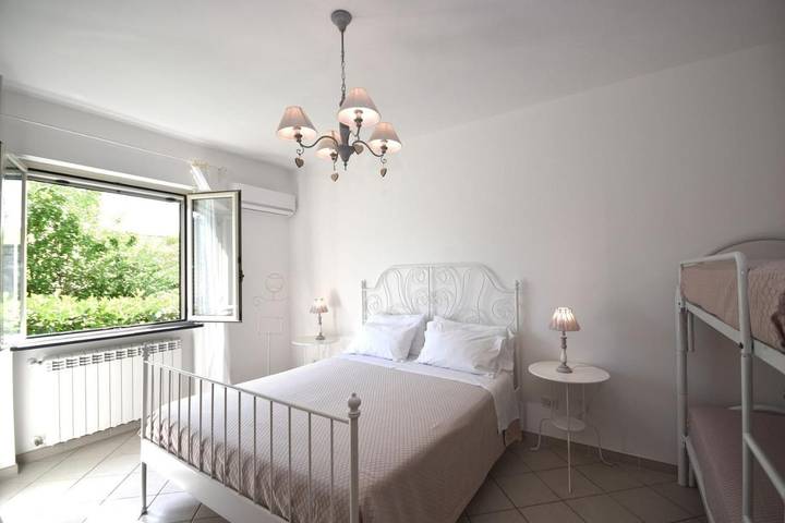 Location de vacances pour 2 personnes, avec terrasse et vue à Policastro Bussentino - 3