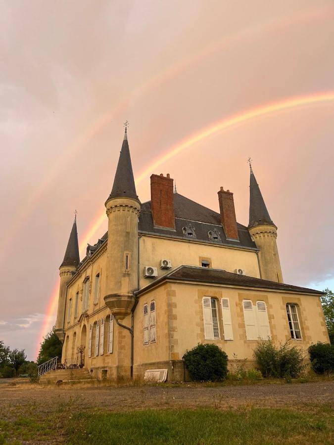 Chambre d’hôte pour 2 personnes, avec piscine ainsi que vue et jardin, animaux acceptés dans Nièvre - 2