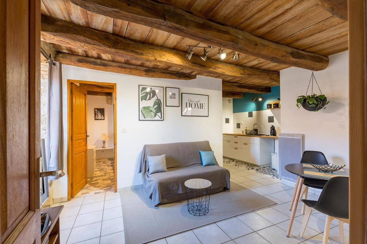 Appartement entier, One-Bedroom Apartment in Crémieu, Région de La Tour-du-Pin