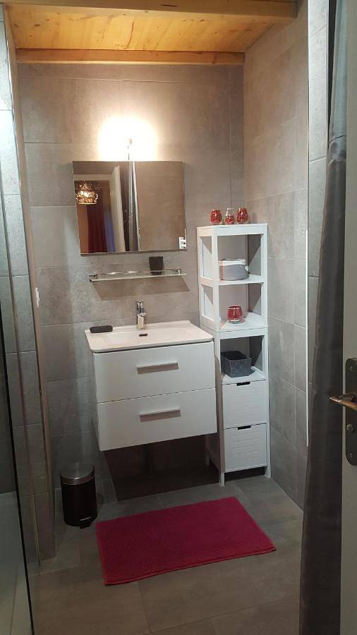 Gîte pour 3 personnes, avec vue ainsi que jardin et piscine à Fuveau - 3