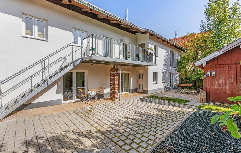 Ganze Wohnung, Maisonette mit Kaminöfen Nähe Starnberger See und München in Münsing, Starnberger See