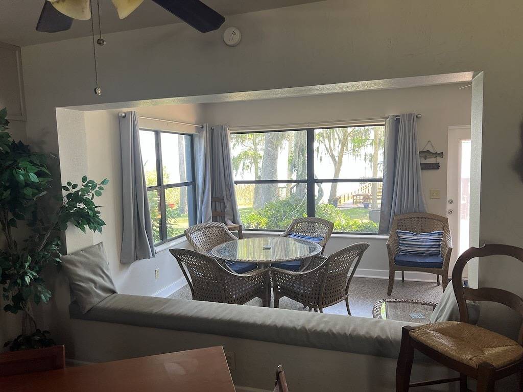 Beautiful lake house with large deck overlooking Lake Pierce in Lake Pierce, Zentral Florida