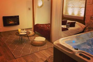 Gîte pour 2 personnes, avec jacuzzi à Milhaud